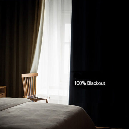 Blåt mørklægningsgardin med naturligt hørlook