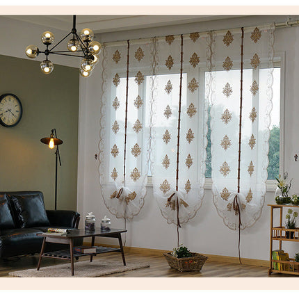 Hejsegardin i voile med fin broderi