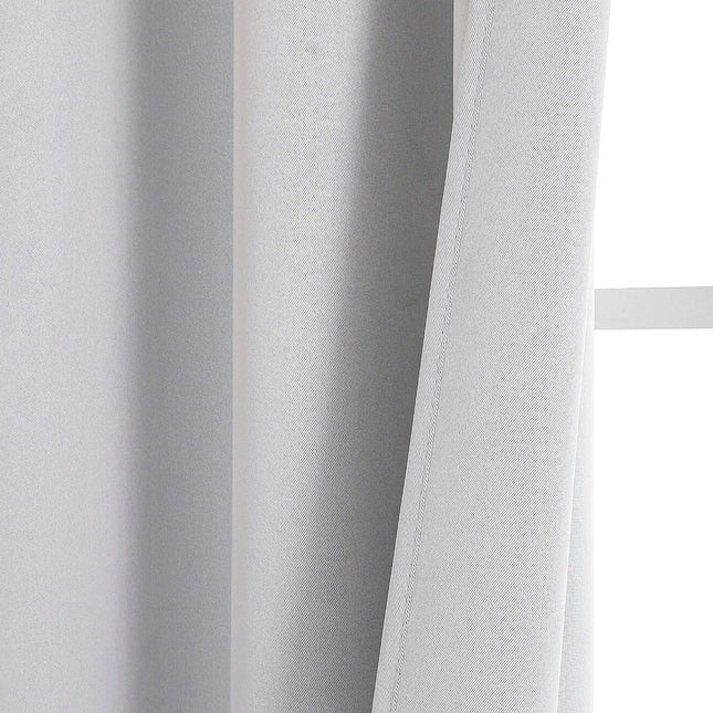 Klassisk hvidt gardin med øjer