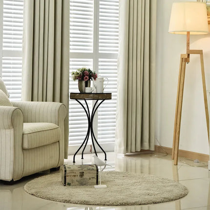 Enkelt beige gardin med øjer