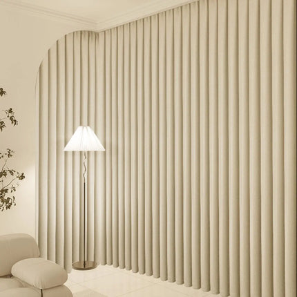 Enkelt beige gardin med øjer