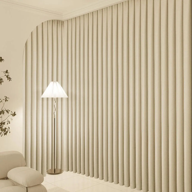 Enkelt beige gardin med øjer