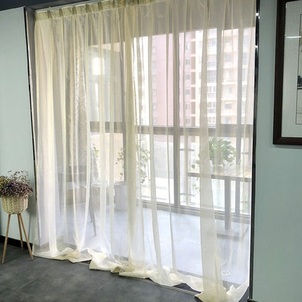 Elegant let gardin med glanseffekt