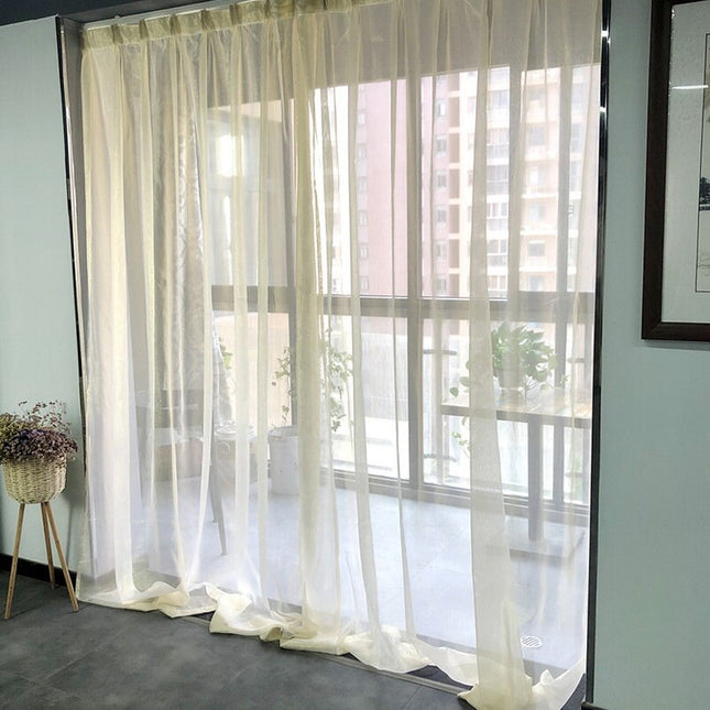 Elegant let gardin med glanseffekt