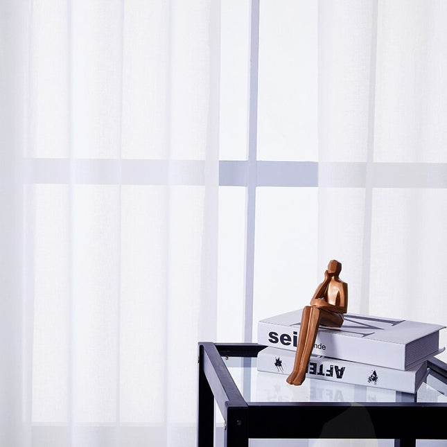 Enkelt hvidt let gardin med ringe