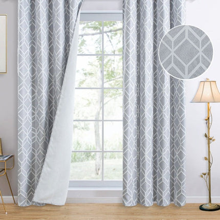 Lysegråt mørklægningsgardin med geometrisk mønster