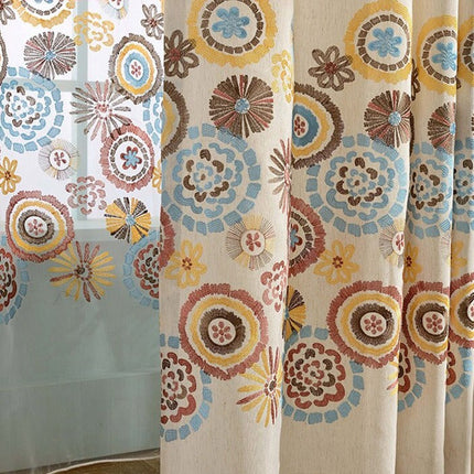 Gardin med boheme-mønstret kant