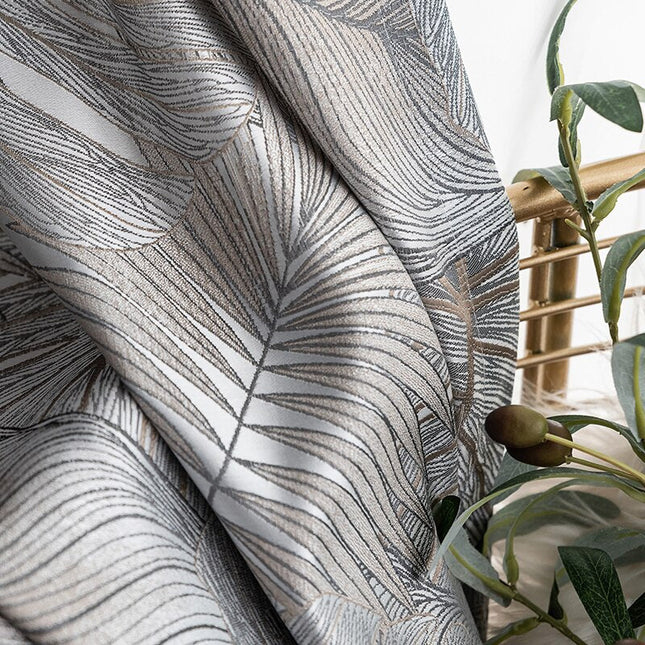 Mørklægningsgardin med elegant fjer mønster