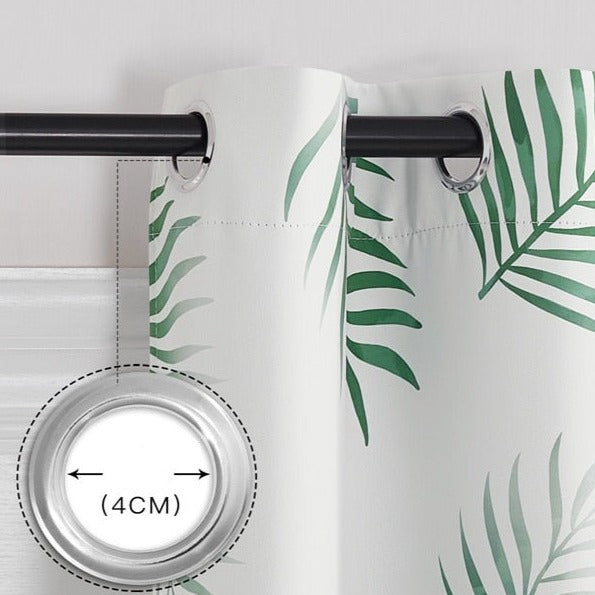 Hvidt gardin med grønne palmeblade