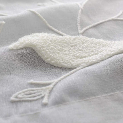 Let hørlook-gardin med fuglebroderi