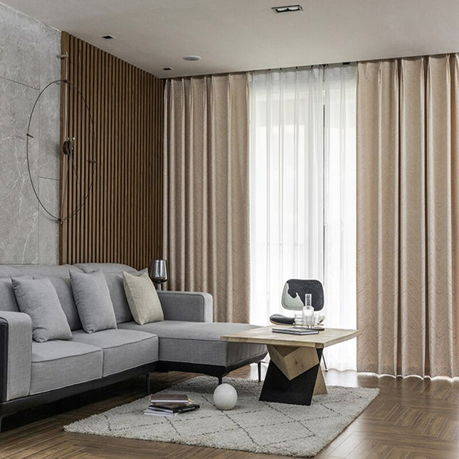 Brunt mørklægningsgardin med bølget mønster