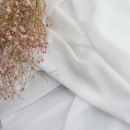 Hvidt let og luftigt gardin