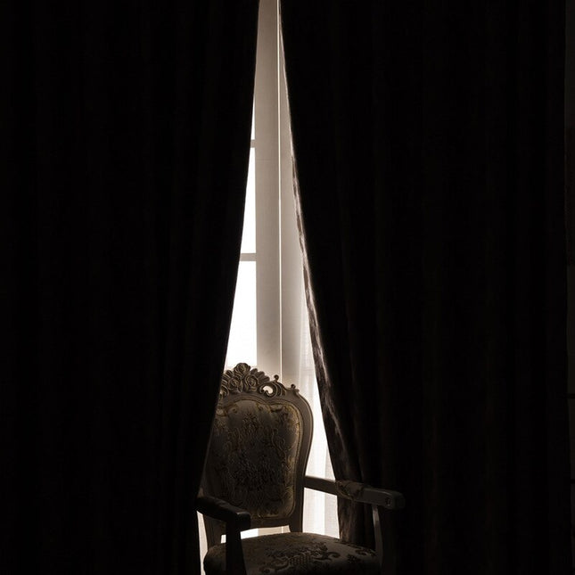 Muldvarpefarvet Rila mørklægningsgardin med tekstur