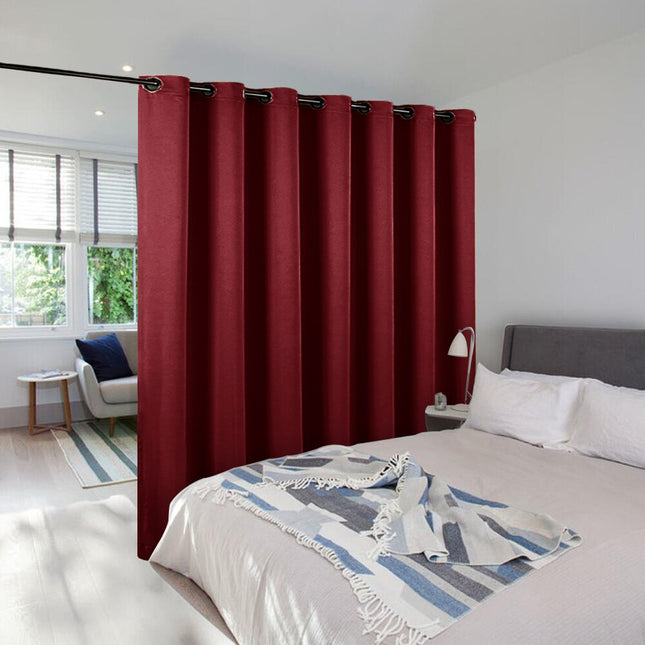 Mørklægningsgardin som praktisk rumdeler