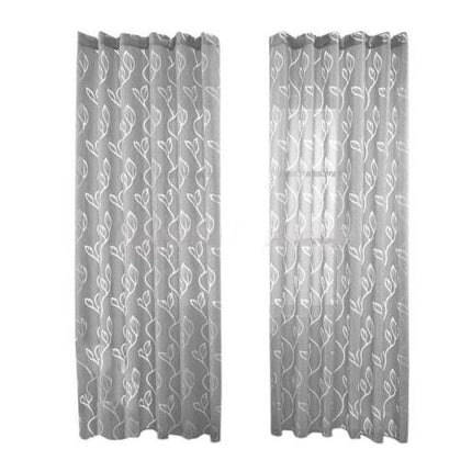 Let voile gardin med diskret bladbroderi