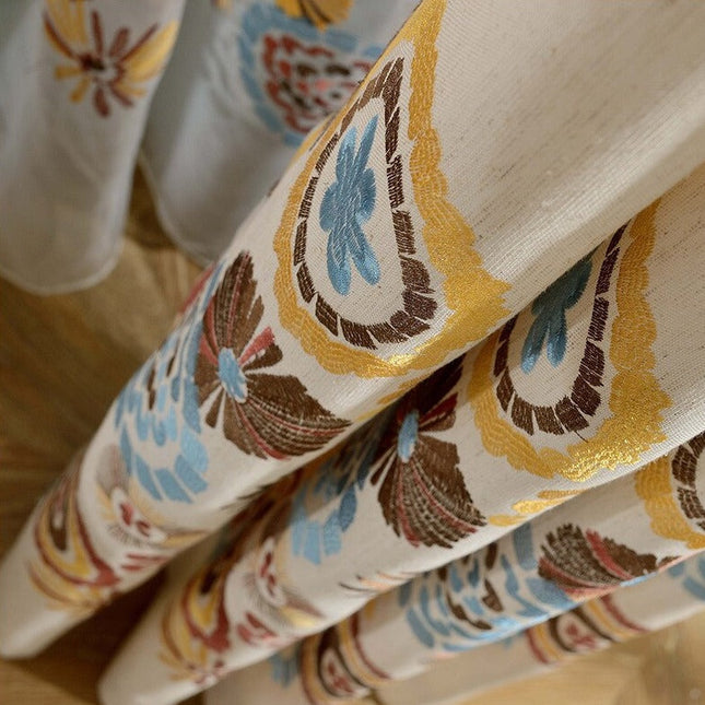 Gardin med boheme-mønstret kant