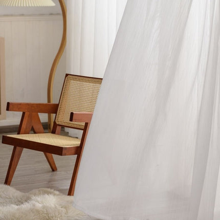 Stribet gennemsigtigt gardin til stuen