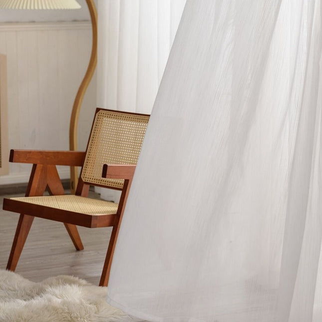 Stribet gennemsigtigt gardin til stuen