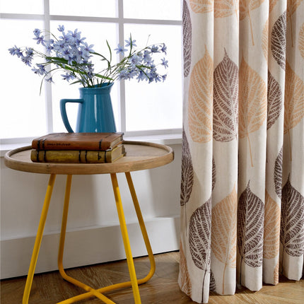 Gardin med mønster af efterårsblade