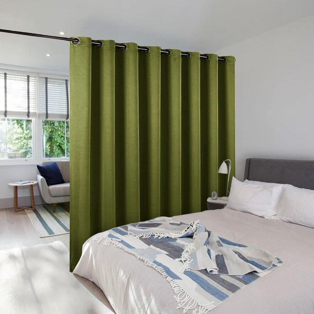 Mørklægningsgardin som praktisk rumdeler