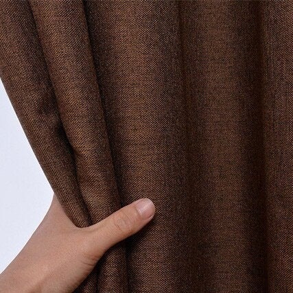 Mørkebrunt mørklægningsgardin til stuen