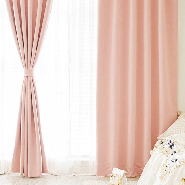 Mørklægningsgardin til moderne soveværelse