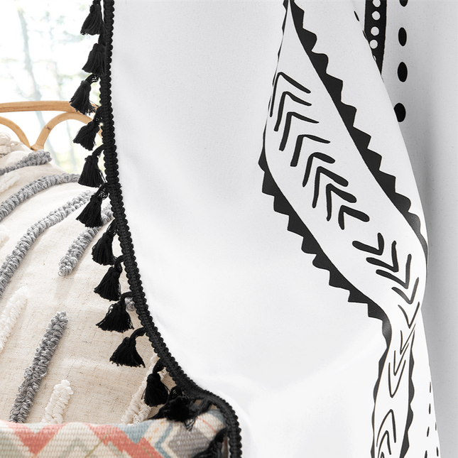 Etnisk boho gardin med kvaster