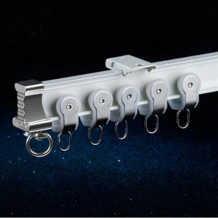 Fleksibel buet gardinskinne til loft