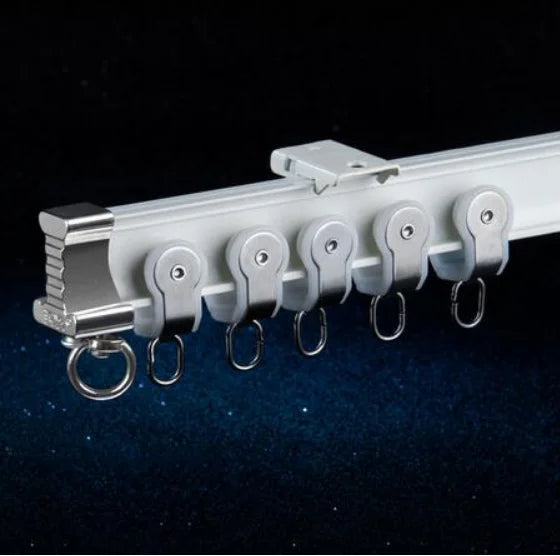 Fleksibel buet gardinskinne til loft