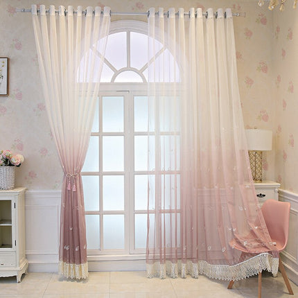 Let voile gardin med dekorative frynser