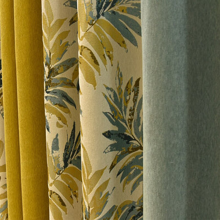Mørklægningsgardin med botanisk bladmotiv