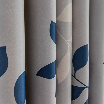 Gardin med blå blade motiv