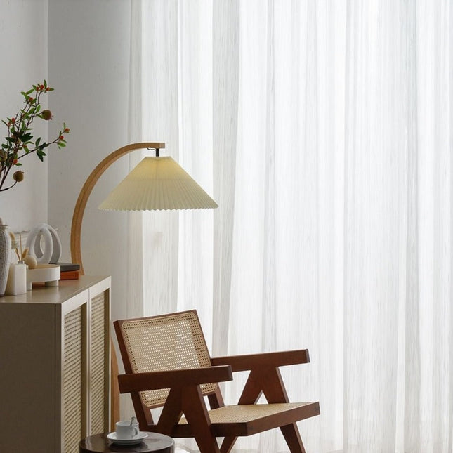 Stribet gennemsigtigt gardin til stuen