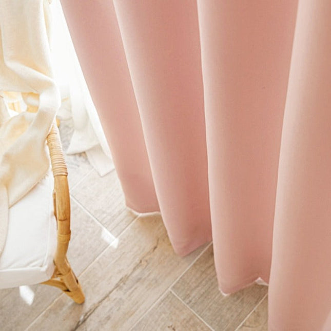 Mørklægningsgardin til moderne soveværelse