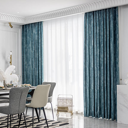 Støvet blåt velour mørklægningsgardin