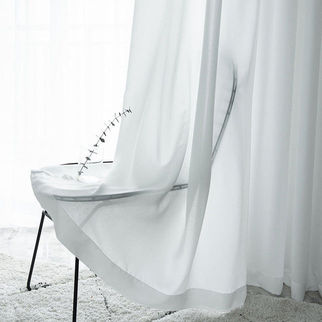 Enkelt og fint gennemsigtigt voile gardin