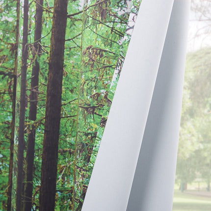 Gardin med realistisk skovmotiv print