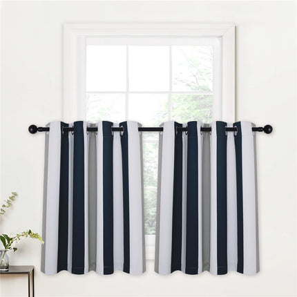 Kort stribet mørklægningsgardin til børneværelse