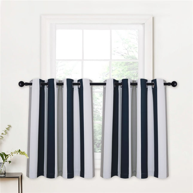 Kort stribet mørklægningsgardin til børneværelse