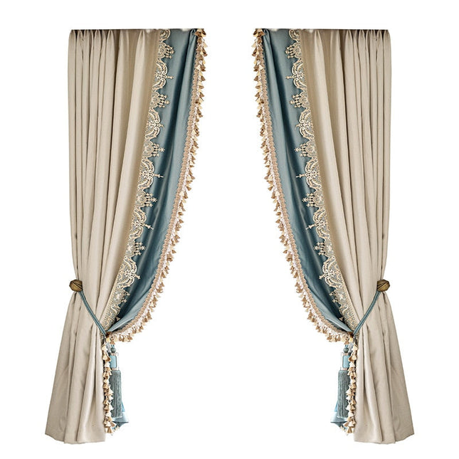 Mørklægningsgardin med blonde og kvaster