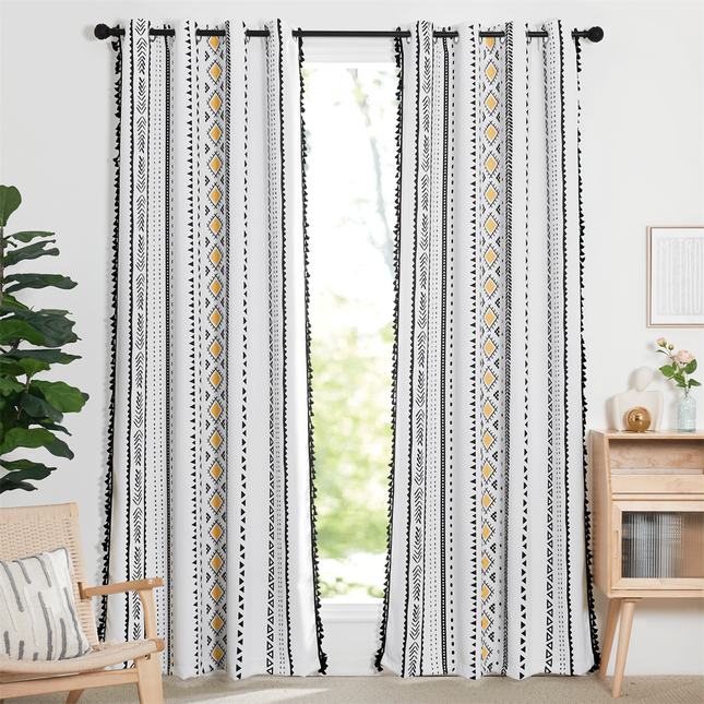 Etnisk boho gardin med kvaster