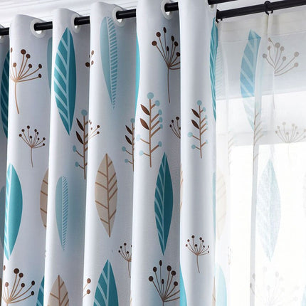 Mønstret mørklægningsgardin med blå fjer