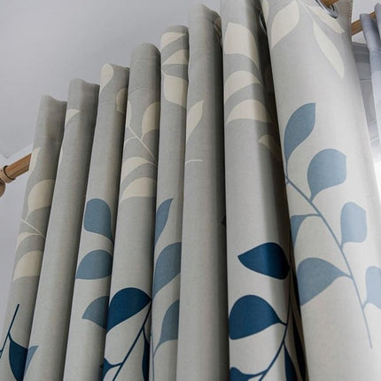 Gardin med blå blade motiv