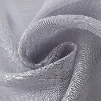 Hvidt let gardin med ternet mønster