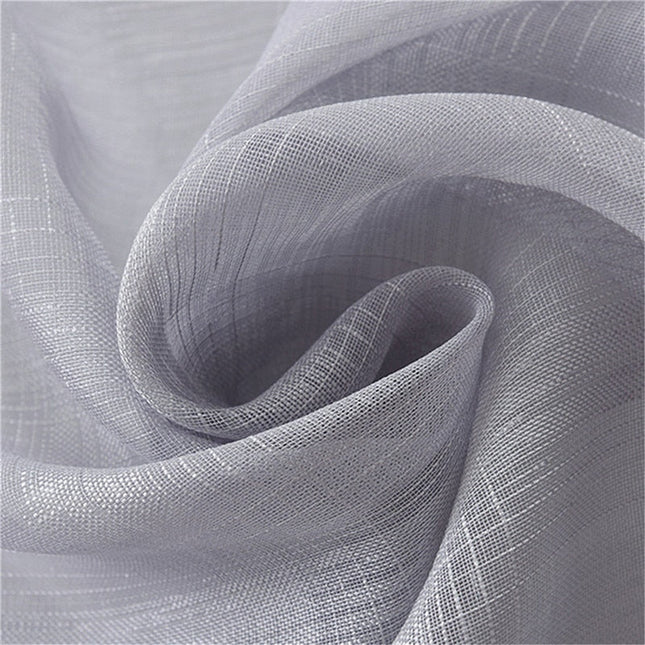 Hvidt let gardin med ternet mønster