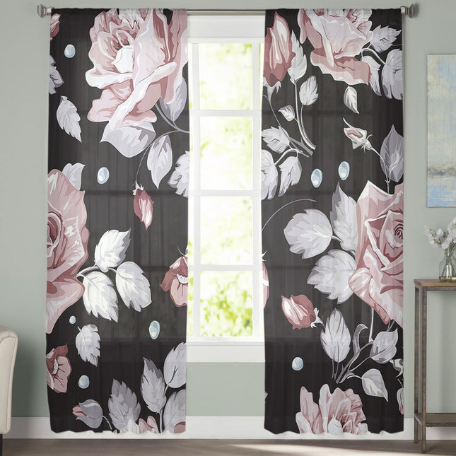 Transparent gardin med store roser