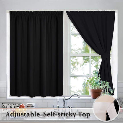Selvklæbende mørklægningsgardin til små vinduer