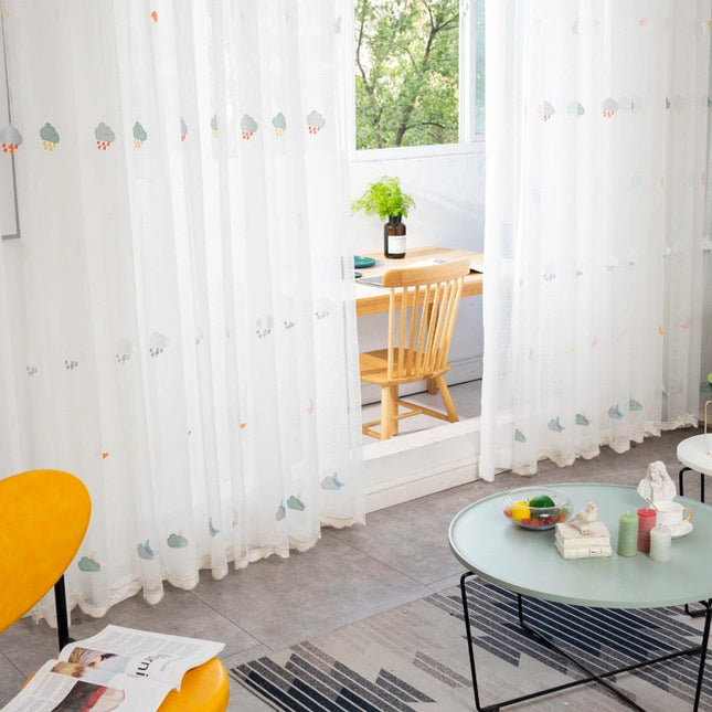 Sødt gennemsigtigt gardin til børneværelset