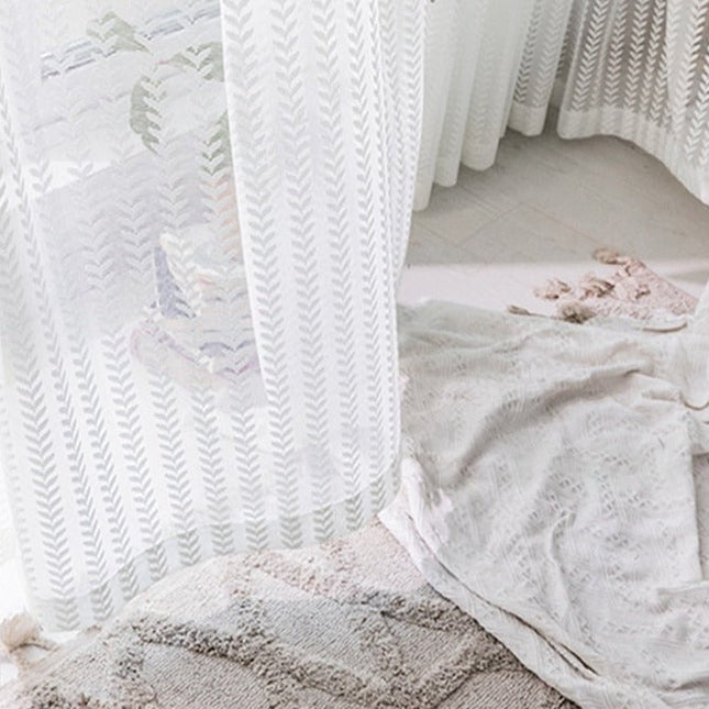 Lysdæmpende gardin med elegant mønster