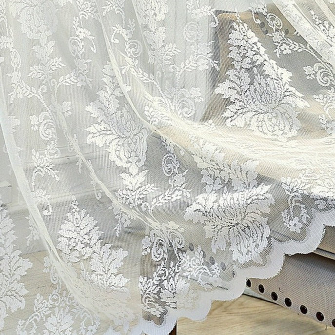 Romantisk blonde gardin med blomstermønster